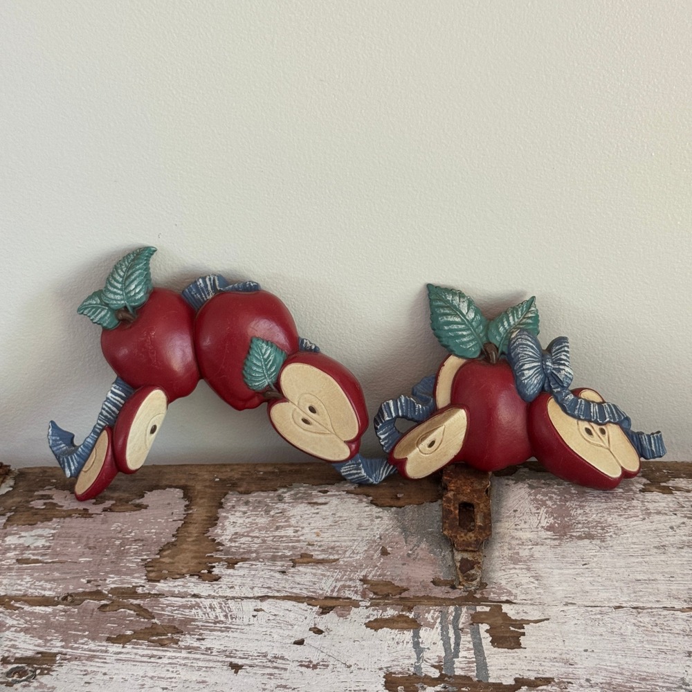 Vintage Home Interiors Gifts Apple Wall Plaques Set of 2 Red Fruit Kitchen Decor